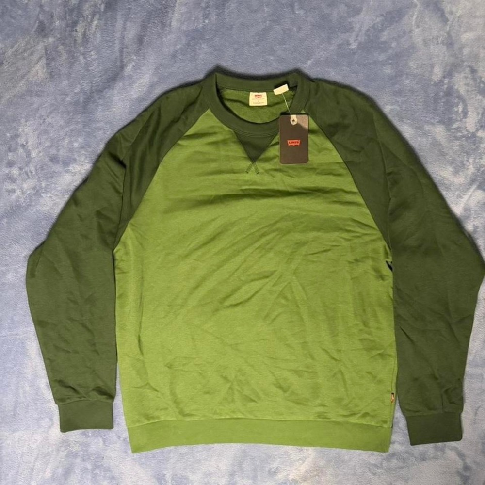 Levi's green crewneck sweatshirt men Size M